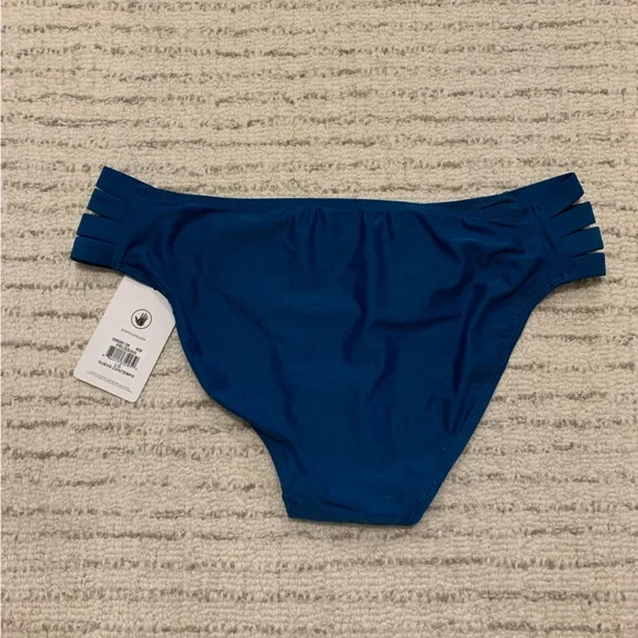 Body Glove swim bottoms - size large - Picture 2 of 7